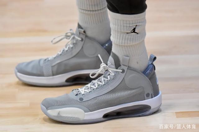 吴前18分浙江6人上双击败上海 王哲林13+13