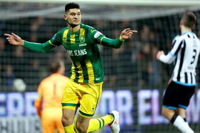 高诗岩19分山东胜浙江 胡金秋22分广厦胜宁波